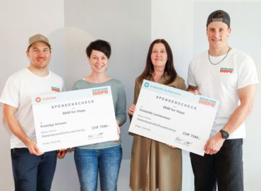 Spendenübergabe "8848 for Hope"